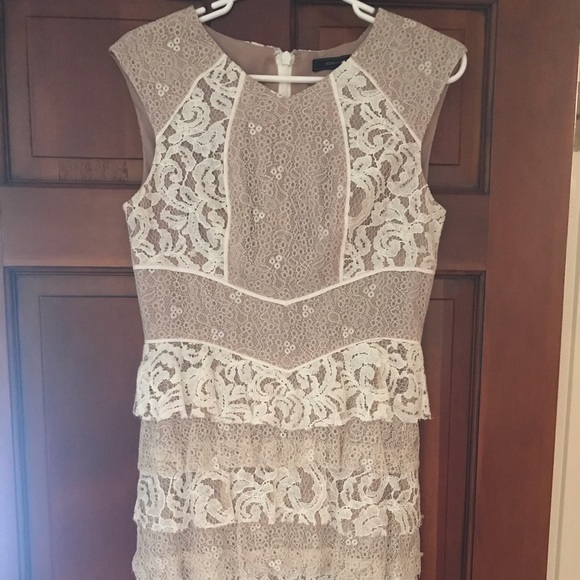 BCBG Dresses & Skirts - BCBG dress lace and cream size 6